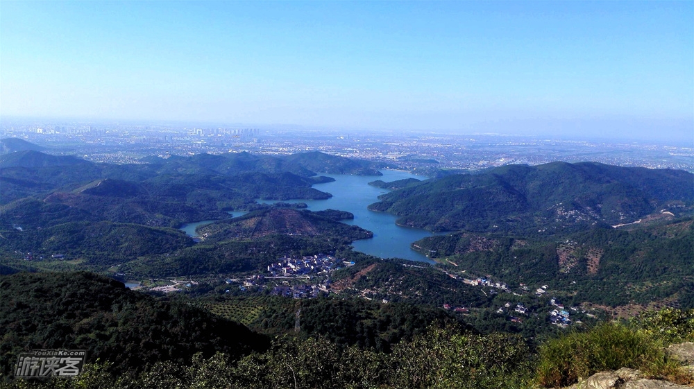 【鸣鹤栲栳山】11月，漫步慈溪栲栳山，畅游千年鸣鹤古镇；体验栲栳山登山步道（单日休闲轻户外，亲子家庭也可参加）
