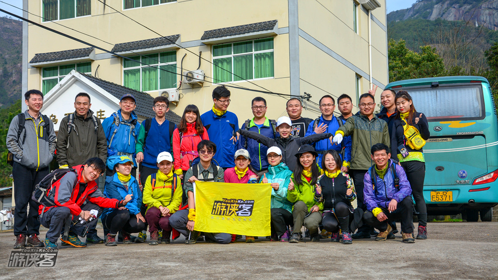 【征途·乌石山+斗岩】4月,豪情攀登乌石山环线,探访千年古刹乌石寺,穿越诸暨斗岩群山,徒步丛林山脊