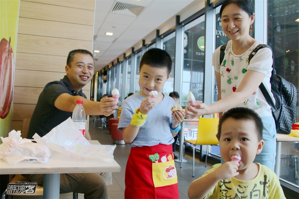 【游侠宝贝·麦麦体验日】5.30半价!半价特惠!麦当劳后厨探秘,亲手制作吉士汉堡,mini小甜筒派送,做一次麦记专属小手工,I’m loving it!(半天)