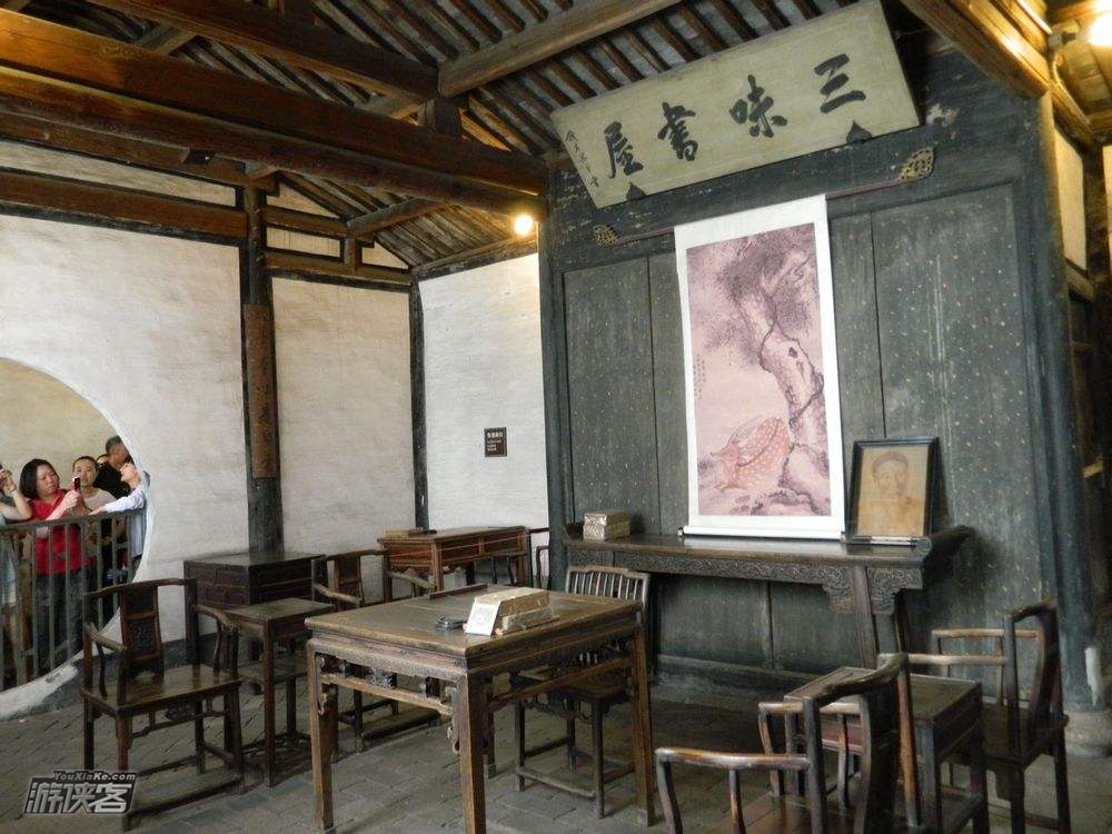 【游侠少年·跟着课本游绍兴】1.26周六,《从百草园到三味书屋》,鲁迅故里体验“三味早读”;地下酒窖探寻会“呼吸”的黄酒,花雕DIY带回家!(单日独立营)