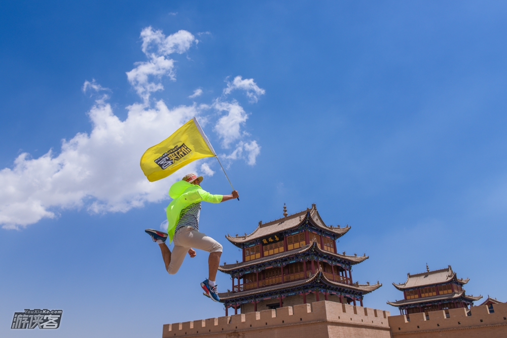 【别young之旅·额济纳胡杨林】飞驰在最美沙漠，零距离享受巴丹吉林的魅力，又遇见这世上最美胡杨，在满天黄叶里寻英雄，2018年特别策划，一场只属于年轻人6天5晚的旅行！（6-10人vip精品小团）