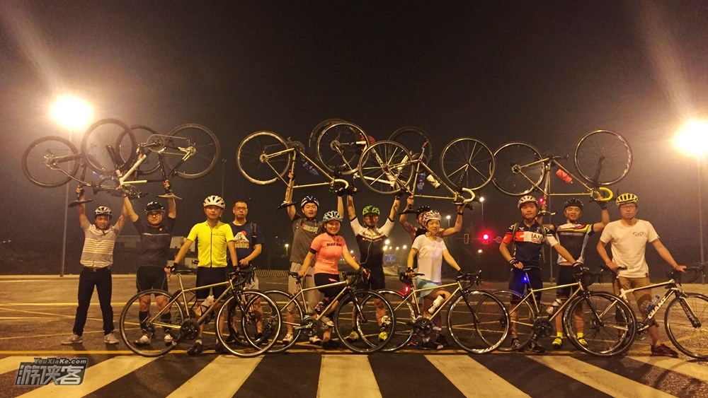 【夜探成都-荧光夜骑】周五晚,骑行5公里,打卡成都最好吃的乐山钵钵鸡(报名送魔术头巾+荧光棒)