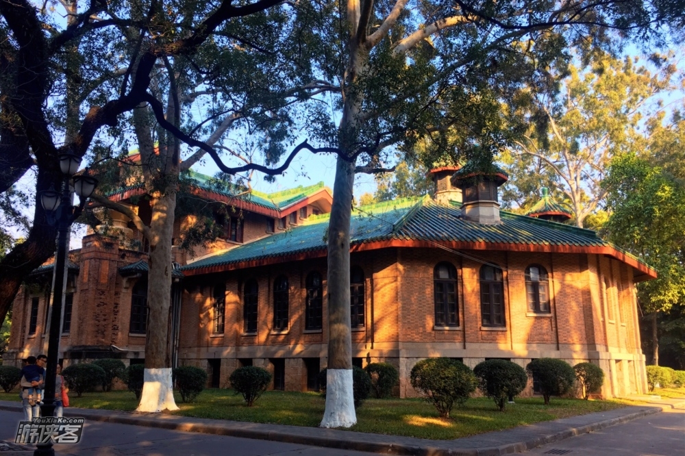 【探索广州·City Walk】探寻民国校园时光,中山大学的洋楼雅韵,珠江岸边的不朽传记