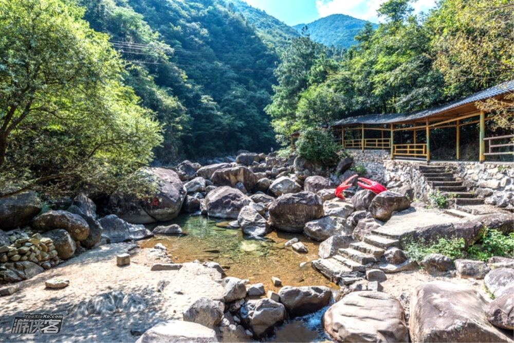 【特惠·西天目】4.15周日,漫步西天目,听禅源寺钟声,行走在火山大石谷的山野长廊中,惬意得享受春日的舒爽!