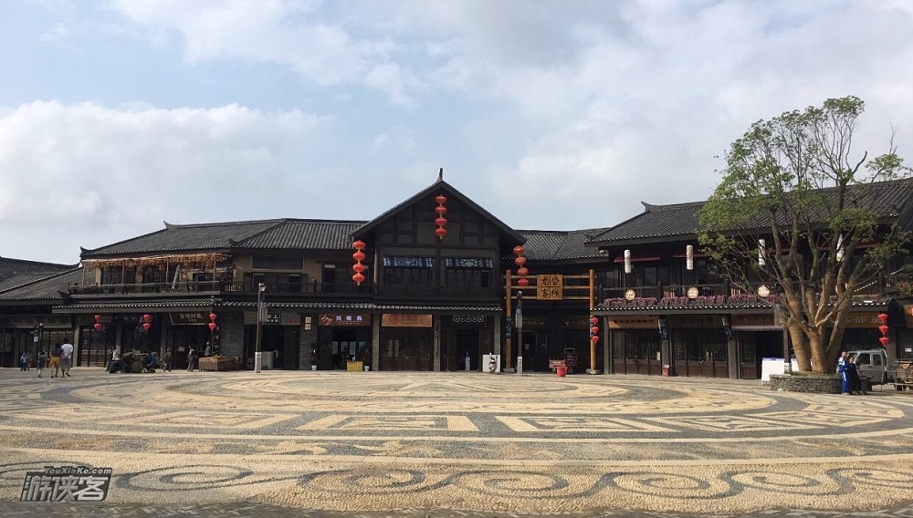 【游侠宝贝 · 多彩贵州行】 平塘天文研学(解密FAST、专家带队深入天眼台址)-西江苗寨-丰富体验(辨识苗药、水族非遗、蜡染/造纸、摸鱼&长桌)6日