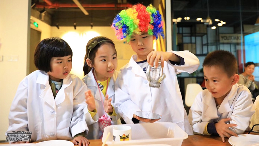 【科学实验室·水系魔法】8.18周六下午，奇幻魔法科学秀，科学探索不停歇，科学实验室系列之“水系魔法”，启蒙宝贝进入科学世界！（确定成行，大胆报！）
