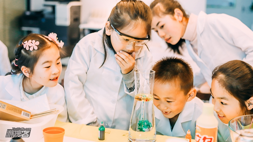 【科学实验室·水系魔法】8.18周六下午，奇幻魔法科学秀，科学探索不停歇，科学实验室系列之“水系魔法”，启蒙宝贝进入科学世界！（确定成行，大胆报！）