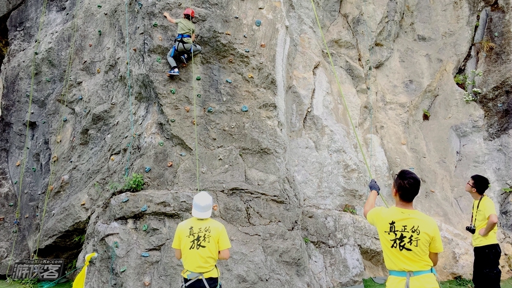 【“森林探险家”夏令营】小探险家来到山野,探索地心世界,溯溪寻找源泉,童军先锋工程,勇闯天涯勇攀高峰。挑战的不仅仅是体力上坚韧,更是对小探险家们心智上的磨练!(3日)