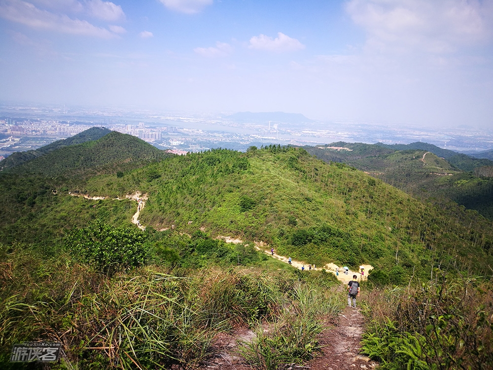 【高明茶山】4-5月:登顶茶山,山景农庄品美味的茶山柴火鸡,还有山泉泳池戏水(1日游)
