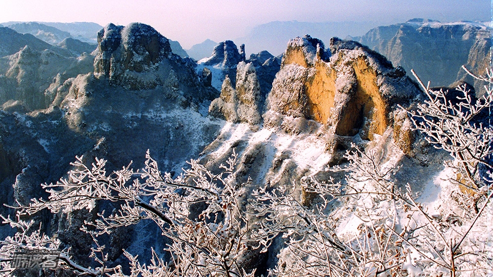 【徒步太行·双岭穿越】12.28-1.1元旦假期,八里沟-抱犊-九莲山-锡崖沟-十字岭-王莽岭-郭亮,看雄奇挂壁公路,赏唯美冰挂雾凇,用脚步丈量南太行,行走在巍峨画卷中,特别赠送跨年篝火+太行山野味烤全羊!(元旦假期,确定成行!5日强户外,报名需备注户外经历)
