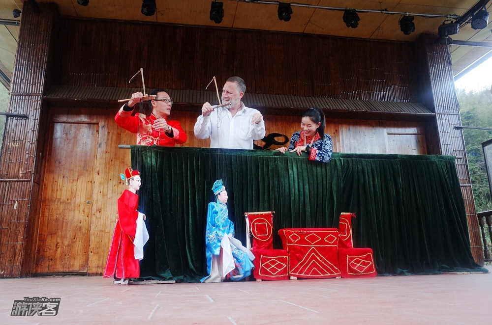 【福建土楼 · 乱世巨堡2.0】新年特辑，探访河坑秘境，睡百年土楼民居，特设地道客家晚宴，客串云水谣剧情路演，打糍粑、画土楼，听客家土楼真正的土味通史——2日深度人文行
