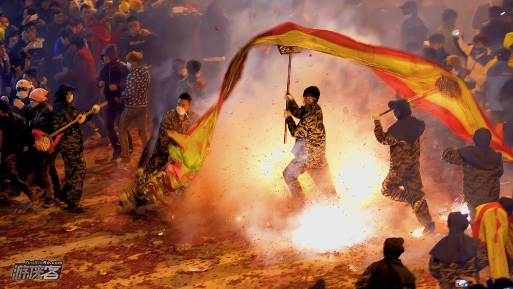 【黄姚贺元宵】2019年元宵:一年一度富川上灯炸龙节,探寻黄姚印象二三事,拜访幕后龙的传人,学习传统手工艺扎龙制作3日游(炸龙仅此一期!)