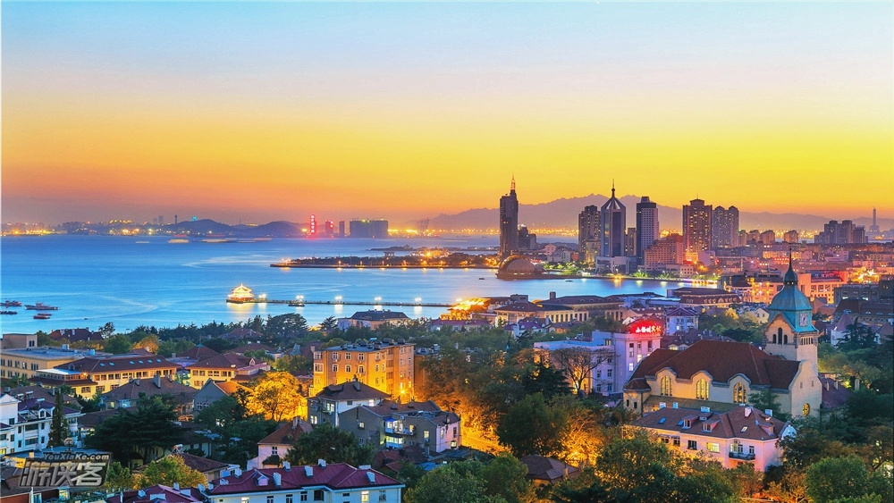 【奢享青岛】2-6人vip小团/七星涵碧楼/100平海景套间/深海温泉/无边泳池/名厨海鲜自助/游艇观光,打卡德式街巷,栈桥海鸥,这一刻遇见青岛。(每天发团,3日畅游)