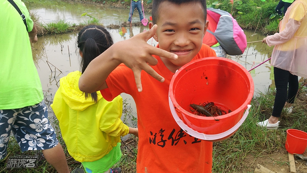 【潜江抓虾】前往最最地道潜江产虾发源地油田,体验抓虾钓虾快感,体验农家水果采摘(含一份正宗的小龙虾大餐)让我们一起来瞎(虾)娱(鱼)乐!