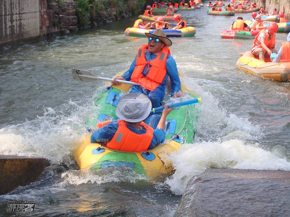 【溧阳假日·竹海漂流】中秋限定,醉里江南,溪水媚好,竹林为媒,松岭为伴,尖叫竹海漂流,户外音乐烧烤,草坪露天电影,2天1夜清凉奇幻之旅