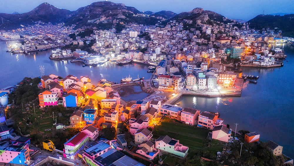 梦幻石塘港,马卡龙色小箬村,360°悬空观景台,守望曙光碑第一缕阳光