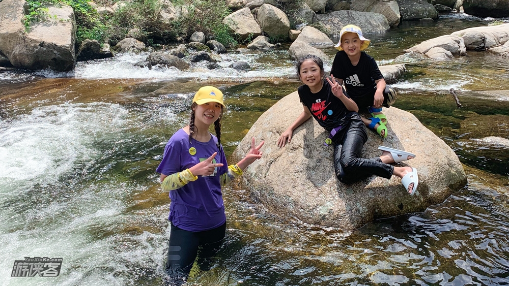 【开路先锋 · 赛峪溯溪】8-10月,在秦岭感受20°的夏天,秦岭溯溪徒步,108级“金字塔”水坝,水上滑滑梯,湿身打水仗,腐败美食,来一口西瓜,户外溯溪一日游!