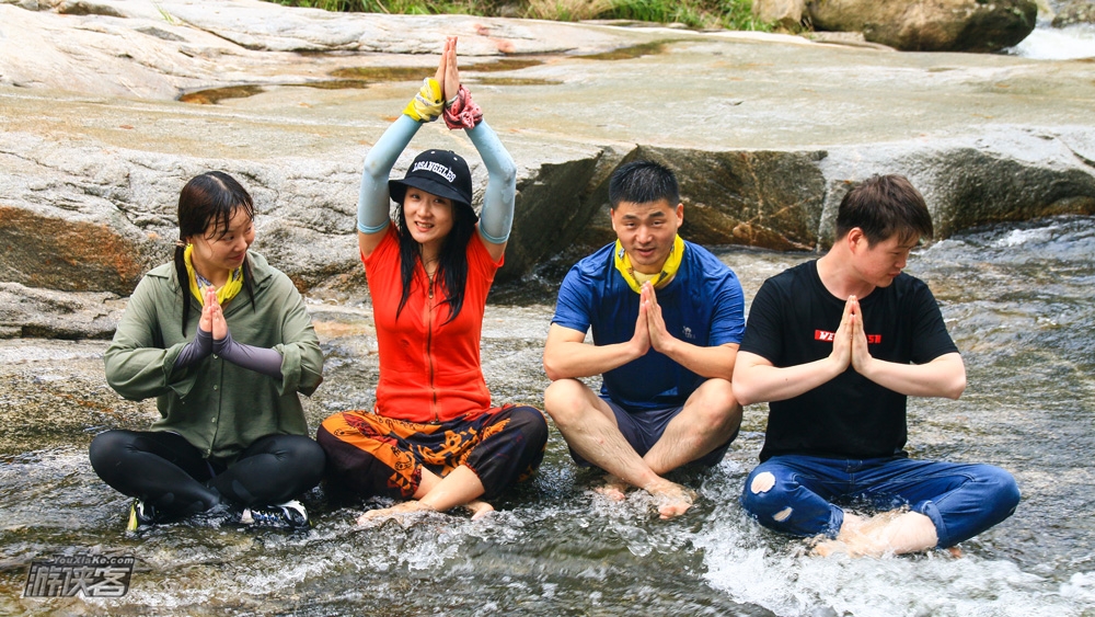 【开路先锋 · 赛峪溯溪】8-10月,在秦岭感受20°的夏天,秦岭溯溪徒步,108级“金字塔”水坝,水上滑滑梯,湿身打水仗,腐败美食,来一口西瓜,户外溯溪一日游!