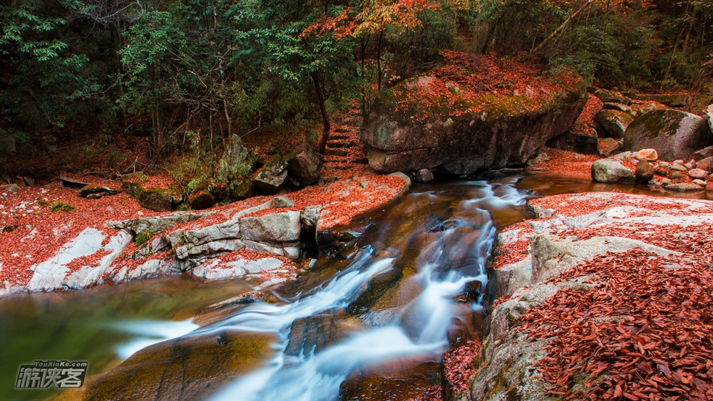 【秋恋光雾山】11月，桃园见山，大坝赏叶，十八月潭戏水，一次看尽光雾山3大核心景区，梦境光雾山夜行新体验，可升级舒适山景房，赏秋3日游（西安出发，相约红叶节！）