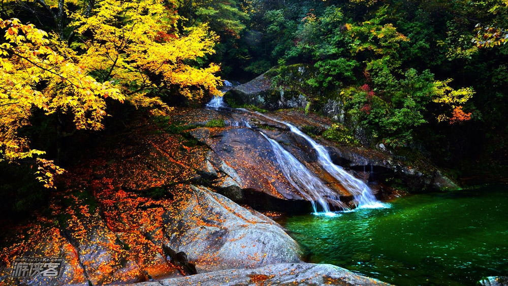 【秋恋光雾山】11月，桃园见山，大坝赏叶，十八月潭戏水，一次看尽光雾山3大核心景区，梦境光雾山夜行新体验，可升级舒适山景房，赏秋3日游（西安出发，相约红叶节！）