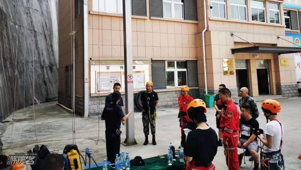 【户外学院·绳降攀岩+急救+绳结教学】10.20,萧山救援大队近距离接触,绳降攀岩+急救技能+绳结教学,技术线入门必选,户外进阶培训课堂