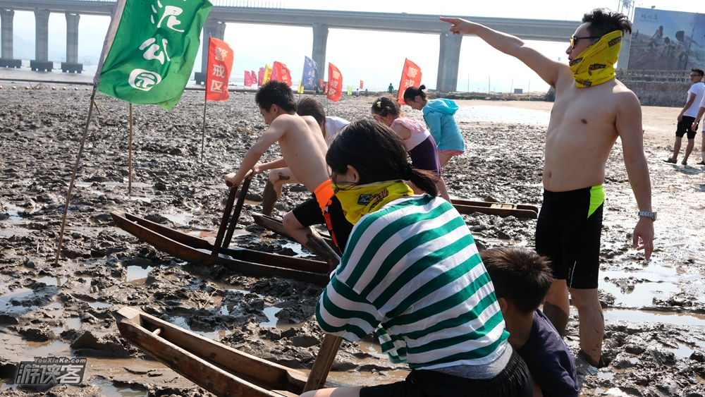 【游侠宝贝·勇夺海盗岛】国庆,青蟹海鲜,沙滩风筝,排球,滑泥公园摔跤,“泥马”穿越,捕捉海货,粉红花海,追逐星空奥秘,学会海岛生存之后挑战海盗,寻找海盗宝藏,入住洞穴帐篷