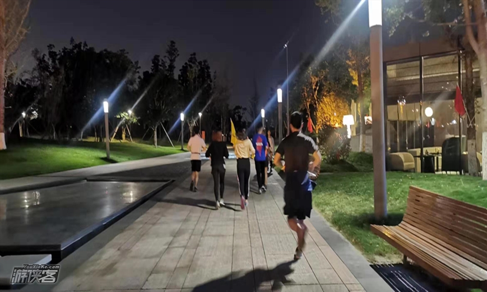 【追风夜跑】3.12周五植树节  游侠夜跑，光影追逐，所有改变都源于自己，你参加的不只是一场跑步，用脚步倡导环保，让城市“绿肺” 沁人心脾！（现场无存包点）
