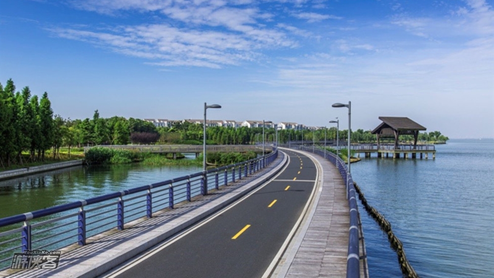 【阳澄湖·骑行4+2】50km环湖风光/苏州市区上门接送/隐秘湖畔花海/水天佛国重元寺/华谊兄弟电影世界/周末品蟹休闲之旅(2-6人VIP小团)