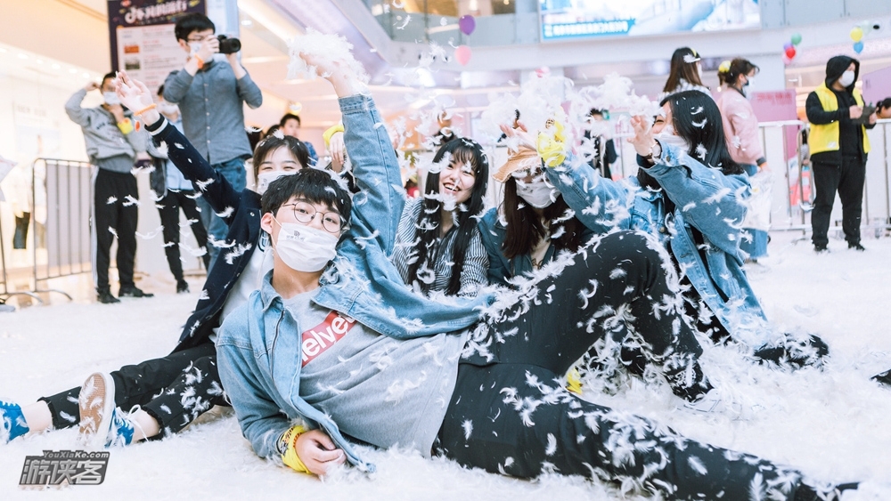 【枕头大战】2.25周六下午，寻宝奇兵/趣味游戏/丰富奖品/超嗨枕头大战/天际运动场，一年一度锤人大战，不打不相识，一起拯救不开心！（城市主题特别活动！）