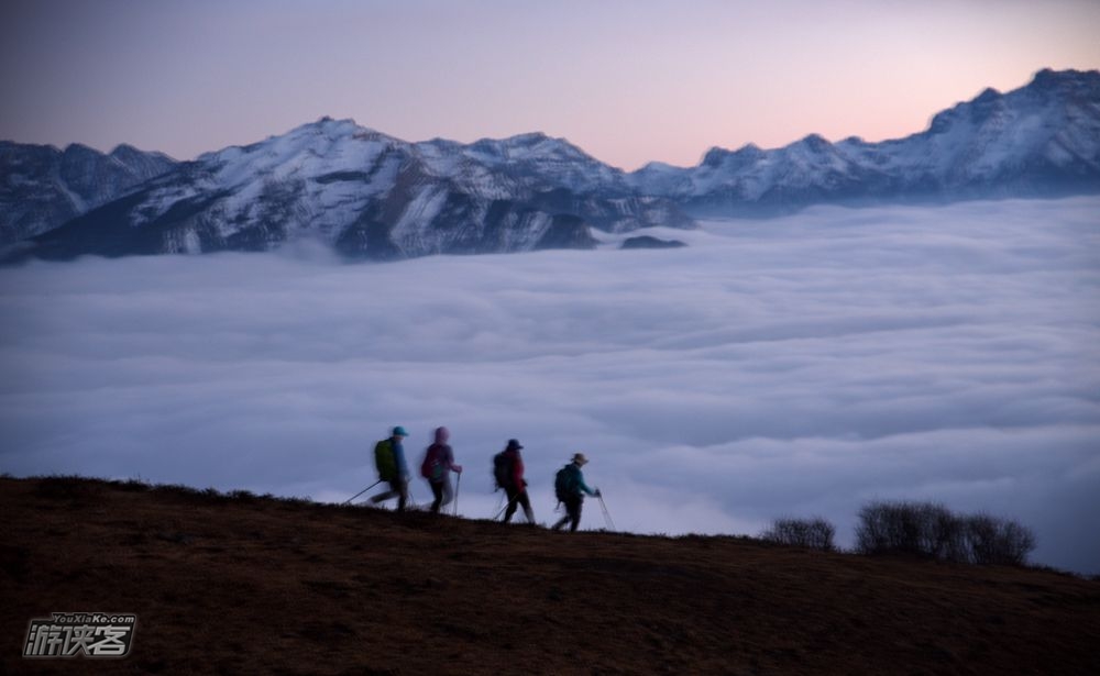 向山巅·什达格丨龙年爬龙山 观雪山云海胜景