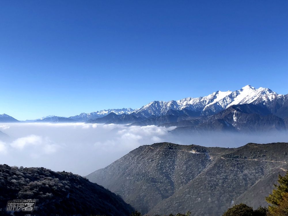 向山巅·什达格丨龙年爬龙山 观雪山云海胜景