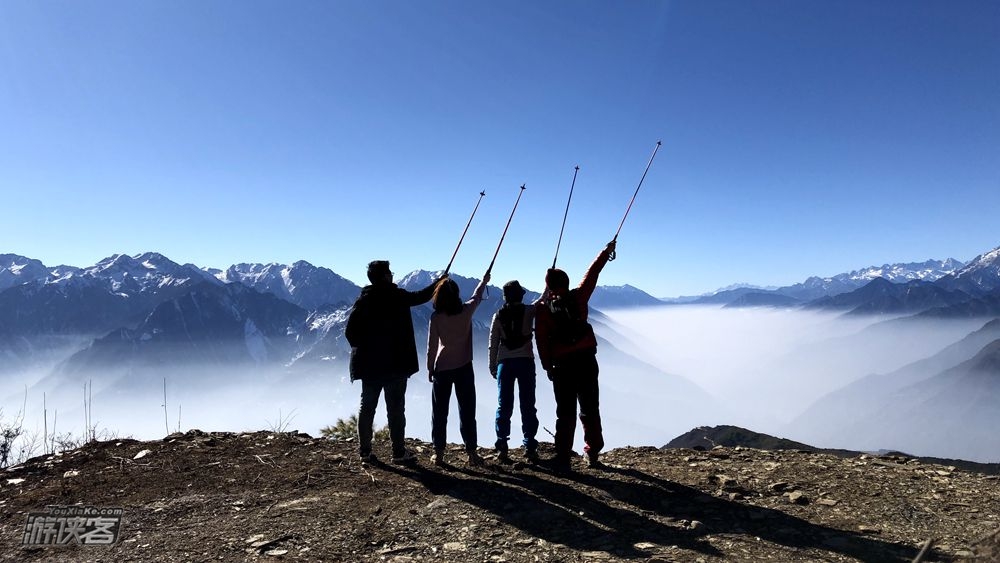 向山巅·什达格丨龙年爬龙山 观雪山云海胜景