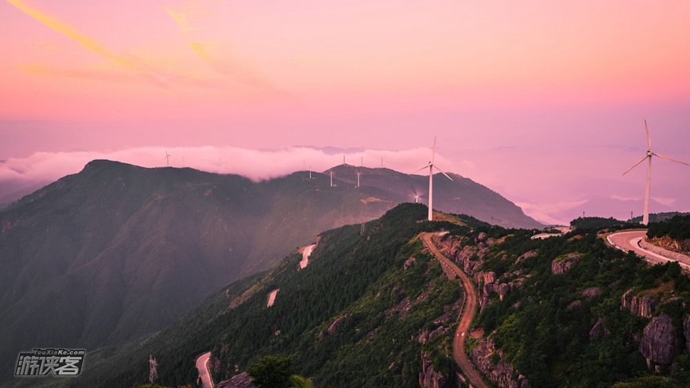 【向野房车 · 括苍山】Van To Mountain | 云海山川轻奢露营/住浙东南高峰/访隋代国清古刹/星河日落晚霞+山脊风车下午茶/人文紫阳老街2日游