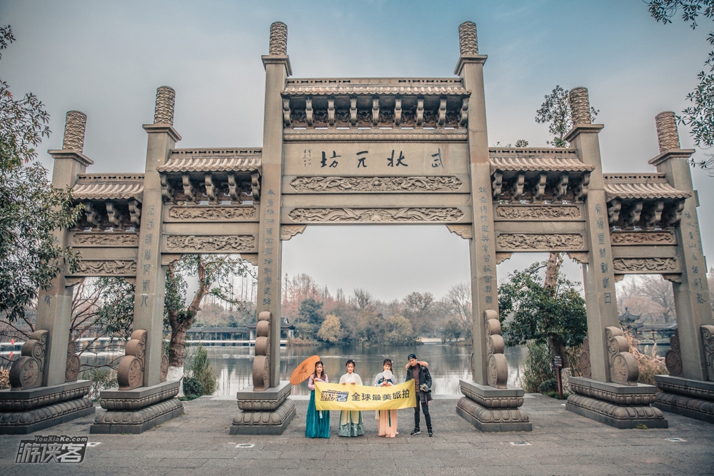 【摄影师带你打卡杭州】旅拍三评西湖十景“三台云水” 探秘西湖人少景美的小众景点，避开汹涌人潮，专业摄影师微旅拍，探秘小众西湖，2-6人vip小团