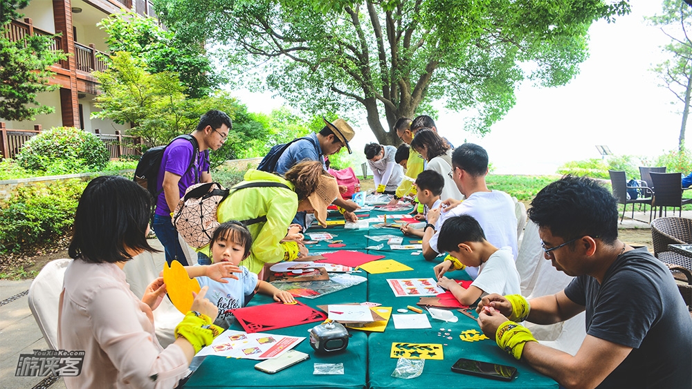 【好评如潮·嗨游贡山岛】10.4/5/6,上岛撒欢,小游戏大欢乐;动手自制爽口冰粉,DIY卡通团扇;打卡绿光森林&《都挺好》茶田&美式别墅(1日自驾免费停车)