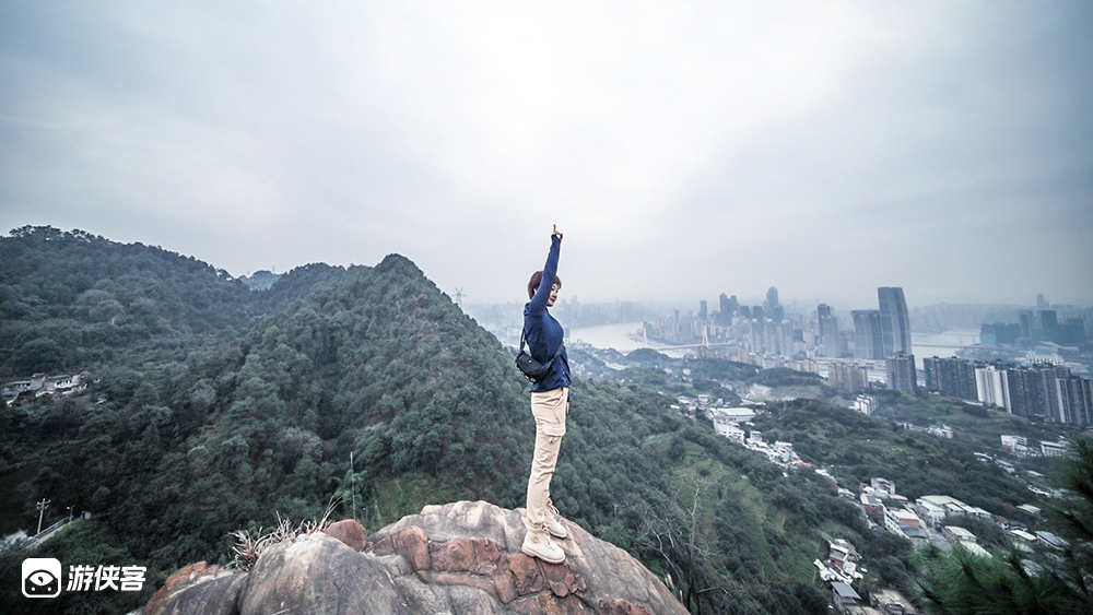 城市徒步·虚灵峰│南山绝壁线路,眺望桥都母城