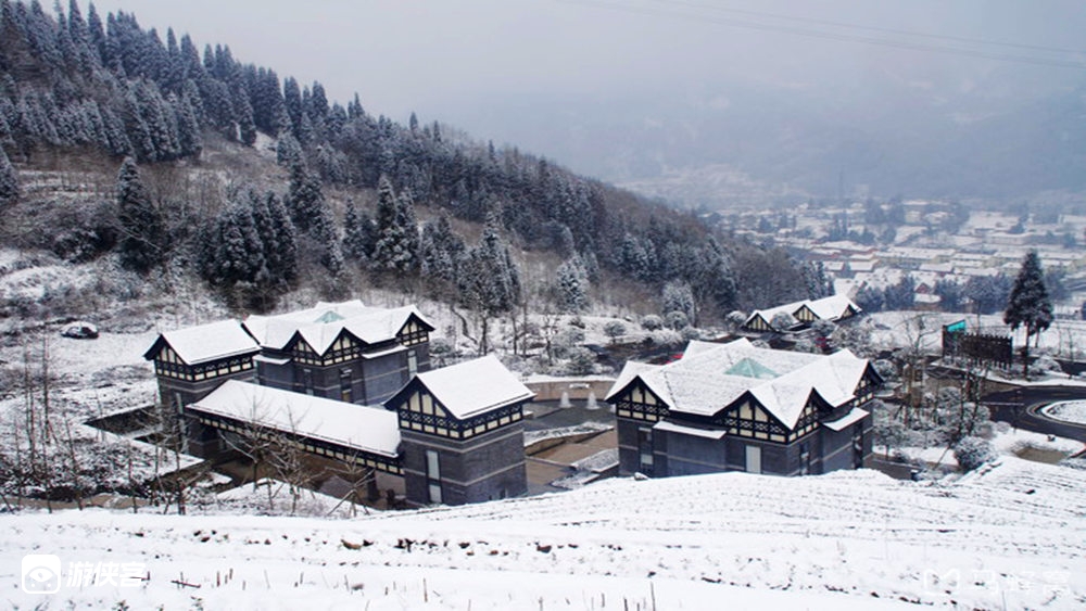 【48元特惠·太阳湾】1.3元旦冰雪太阳湾，走进彭州瑞雪太阳湾，赏雪戏猴看冰瀑，单边5km冰雪森林往返洗肺线路，堆雪人打雪仗冬日玩雪好去处，玩雪休闲1日游