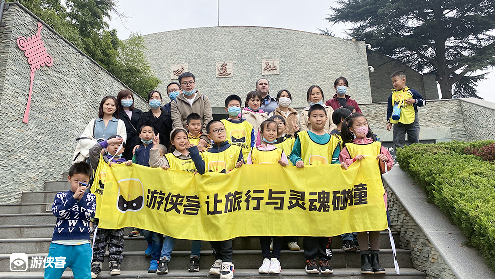 【了不起的博物馆·疯狂原始人】10.16,穿越石器时代,齐心协力,建个房子!原始房屋搭建/陶器钻孔/植物锤染/钻木取火,还原史前人类生活场景,深度感受史前聚落文明!