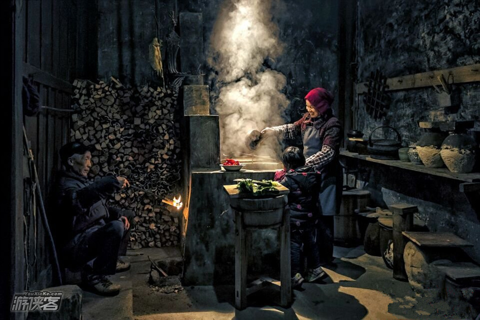 晚上来到亲子厨房,带好分配好的食材,一起体验下乡下厨房外婆的味道