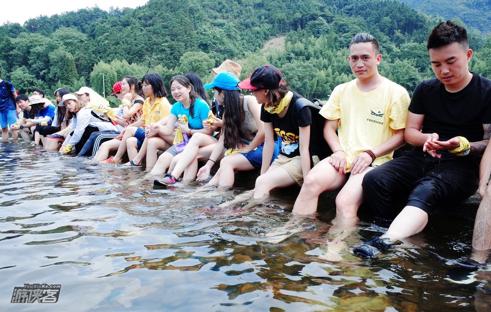 【富阳龙鳞坝戏水+漂流】网红龙鳞坝戏水捉鱼，湖源溪激情漂流，新鲜葡萄品尝，活动丰富，超高性价比，夏日冰点，清凉湿身之旅（支持户外卡，漂流项目自购，适合儿童）