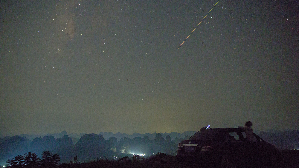 英仙座流星雨丨宁国的夏天，亲子溯溪漂流，夜观流星