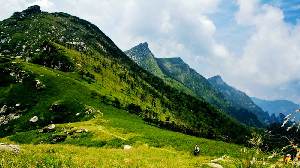 【秦岭十八峰·鹿角梁】 登顶极目远眺,跑马梁,兵马营,冰晶顶,光头山