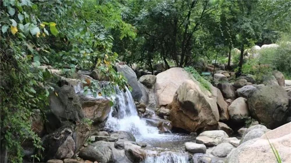 【告别夏日·百泉山】9-10月秋后山泉应景,沿着小溪徒步,听泉水淙淙清脆悦耳,看两侧众多奇峰怪石,秋印浮现百泉山1日徒步环穿