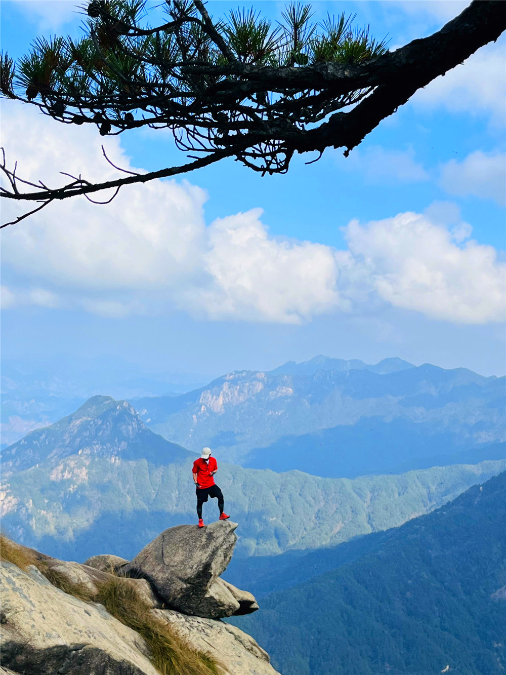 【野攀·四尖连穿+龙须山】12.09~12.11限定团。体验家朋惊险刺激的猴子尖、鹰嘴岩、饭甄尖、豺狗狼尖,豪情穿越龙须沙漠山脊线,挑战与美景并存(徒步、攀岩体验)