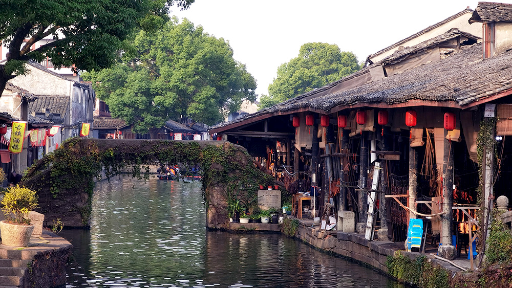 【山野旅行家·上青古道】绍兴安昌古镇，原汁原味江南水乡，小红书网红黄酒+咖啡、酒酿馒头，年味十足烟火气，安昌腊肠酱鸭，上青古道精华段，日铸岭万寿山水库1日徒步穿越