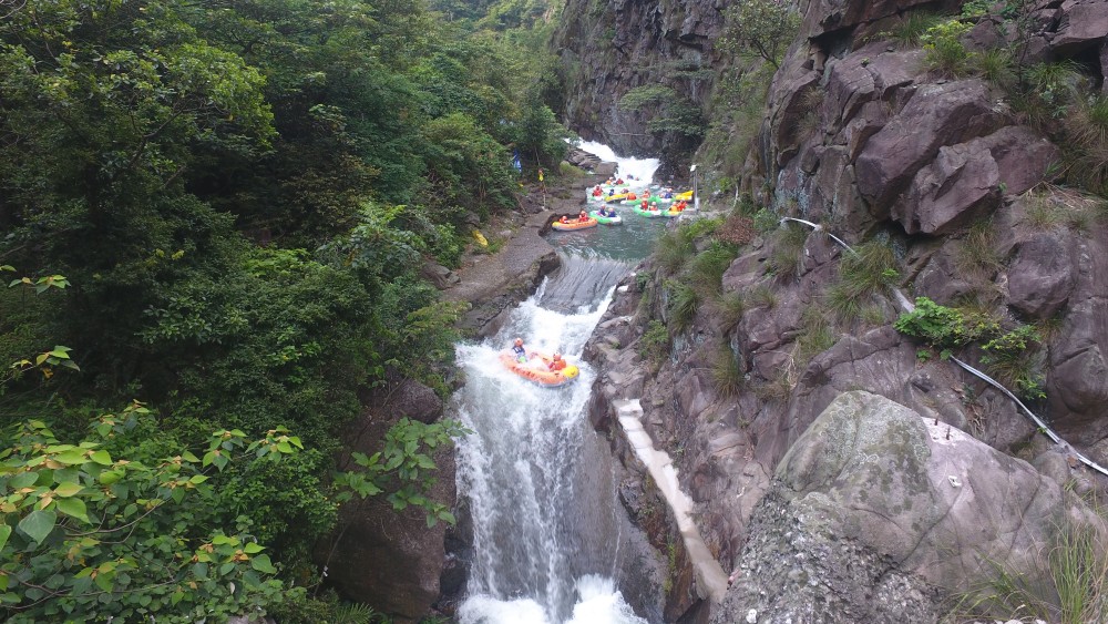 激爽夏日丨清远黄腾峡漂流，夏日清凉之旅  