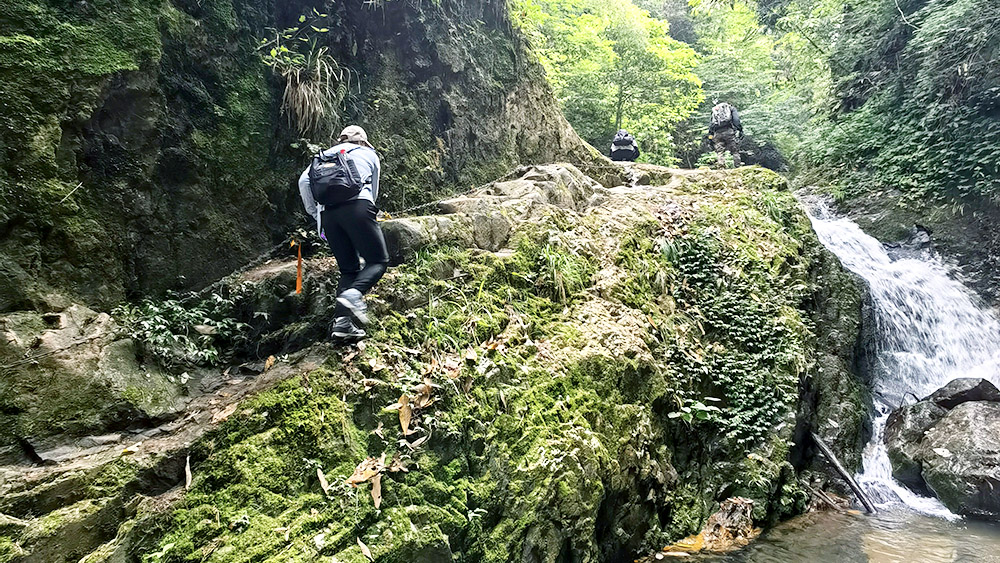 溯溪攀石·神仙峡谷丨原始峡谷玩水,激情铁索攀爬!