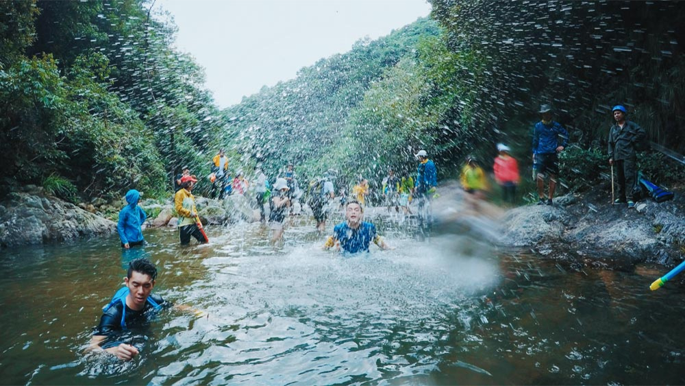龙门秘境·大鱼线溯溪丨清凉水滑梯，龙鳞坝戏水平台
