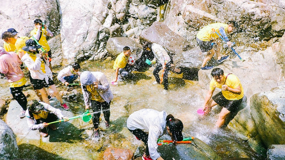 金岩沟溯溪、徒步“陕西九寨沟”，走进天然氧吧。