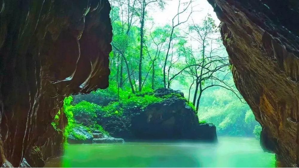 清远避暑 | 徒步乘船观亿万年钟乳石+老虎谷溶洞漂流